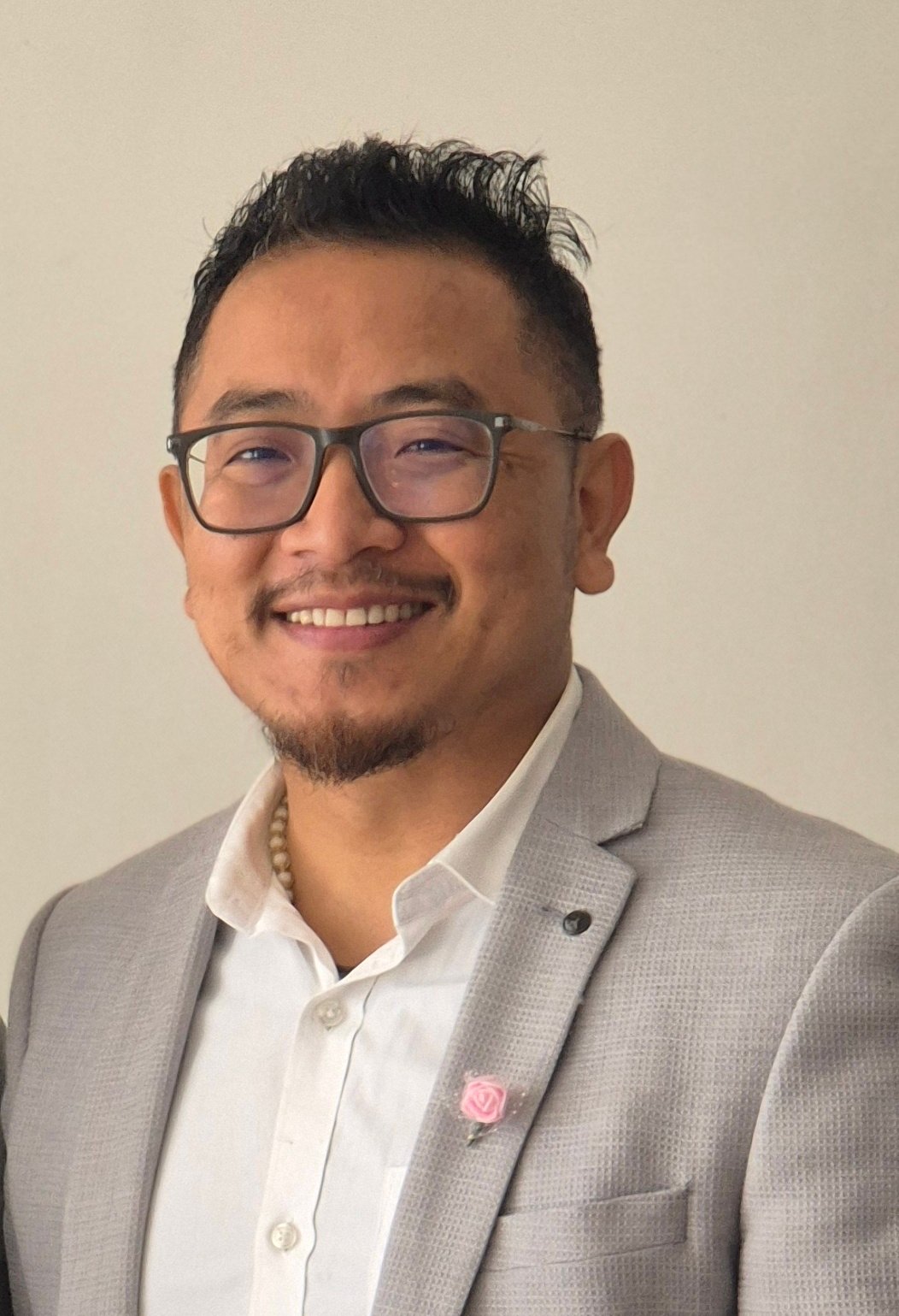 Dr. Tapi Taka